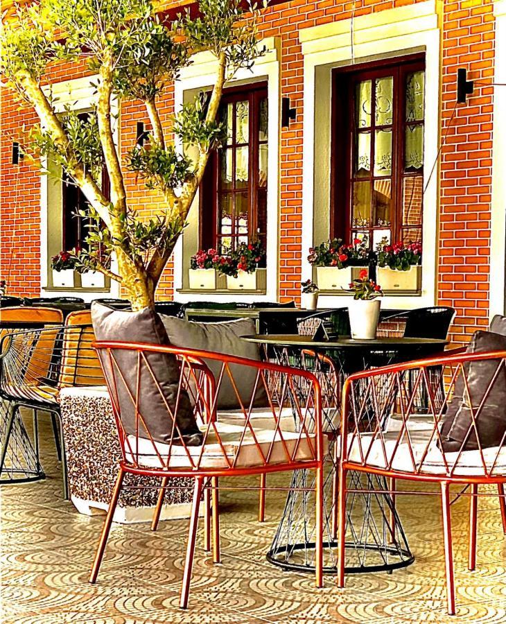 Ardenica Boutique Hotel Lushnje Exterior photo
